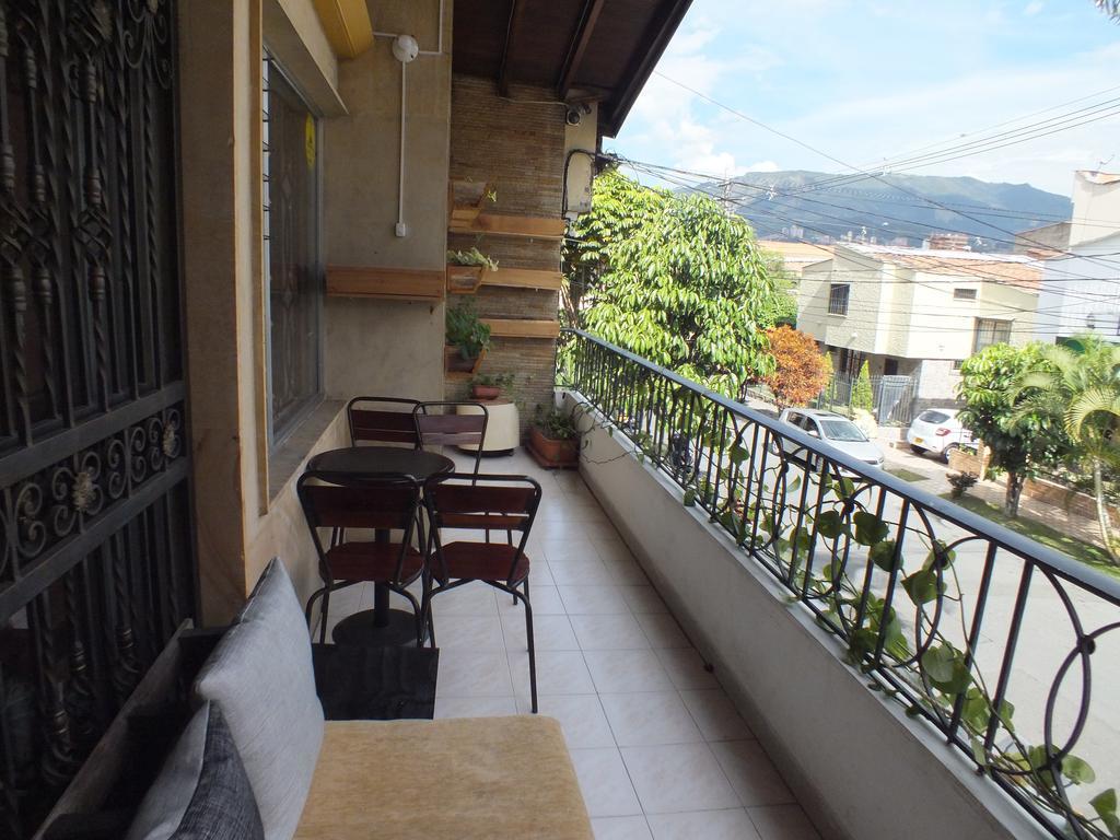 Hostal Casa Paraiso Медельин Экстерьер фото