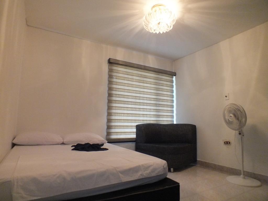 Hostal Casa Paraiso Медельин Номер фото