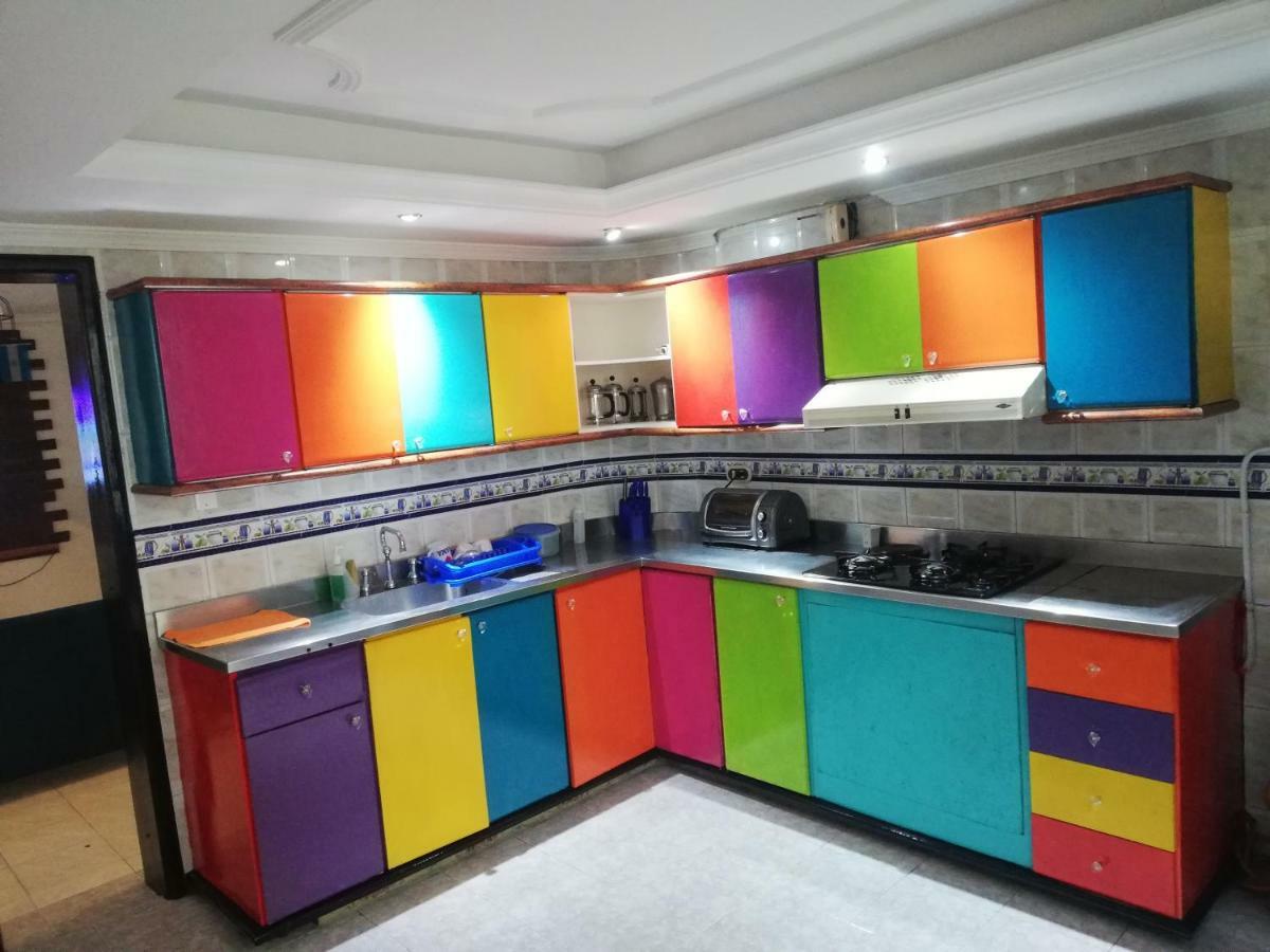 Hostal Casa Paraiso Медельин Экстерьер фото